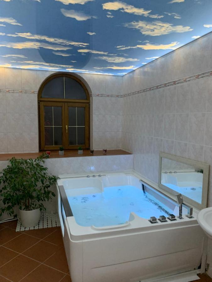 Relax And Pool Guest house *